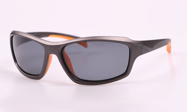 Polarized eyewear