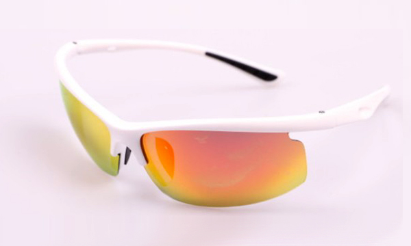 Polarized eyewear