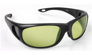 Photochromic polarized eyewear