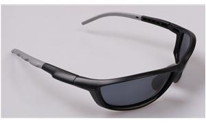 Polarized eyewear