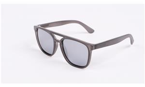 Leisure sunglasses with spring hinges