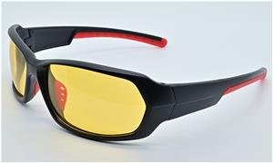 Polarized yellow photochromic sunglasses